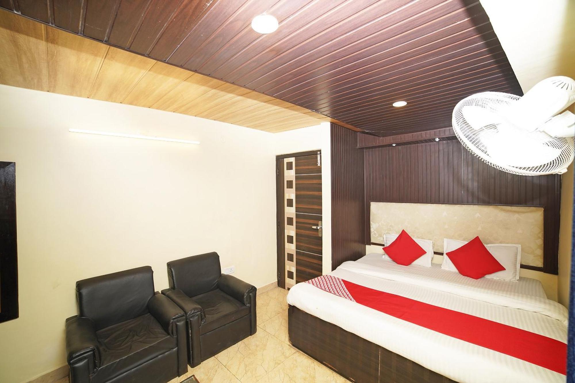 Oyo Flagship 8594 Golden Nest Hotel Nainital Buitenkant foto