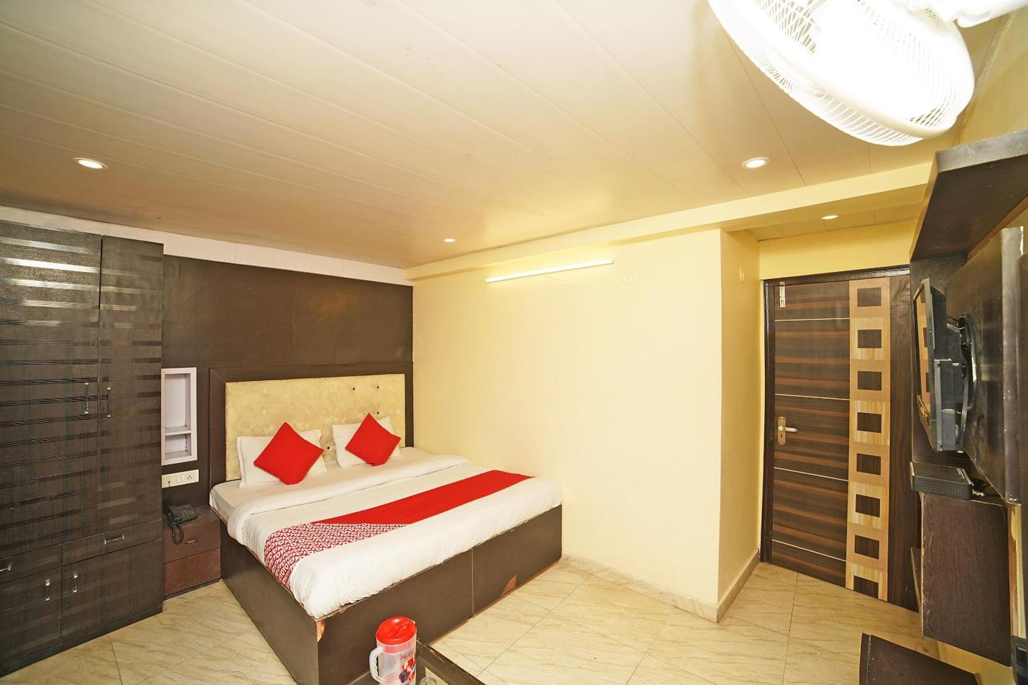 Oyo Flagship 8594 Golden Nest Hotel Nainital Buitenkant foto
