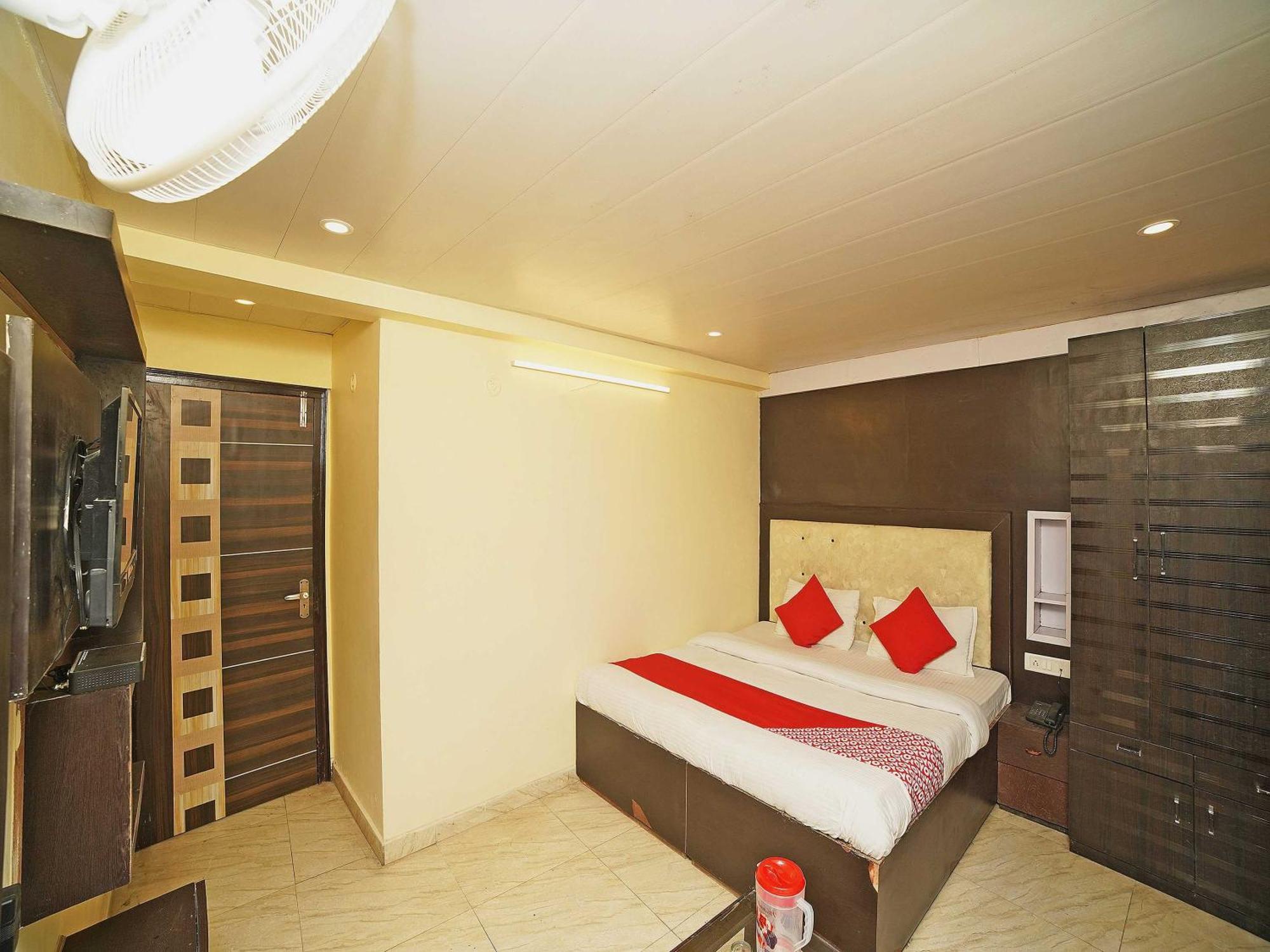 Oyo Flagship 8594 Golden Nest Hotel Nainital Buitenkant foto