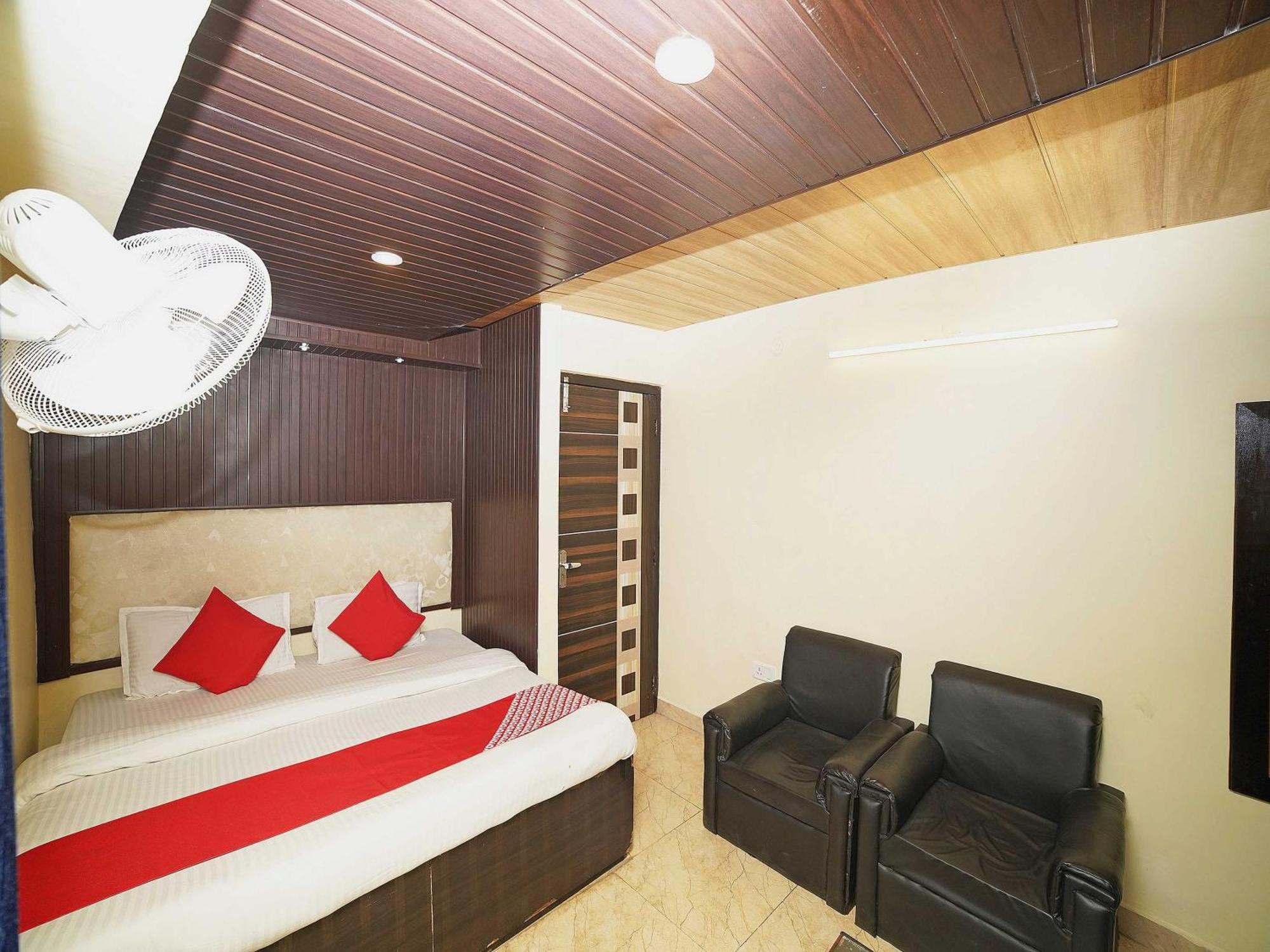 Oyo Flagship 8594 Golden Nest Hotel Nainital Buitenkant foto